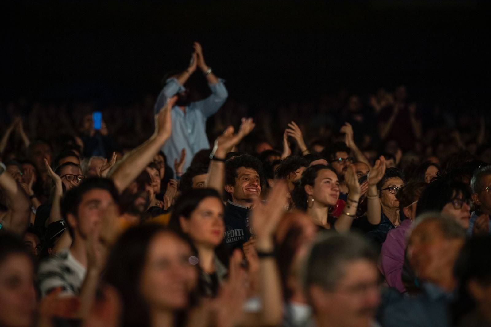 Al via il processo al “modello Riace”. Lucano resta in trincea