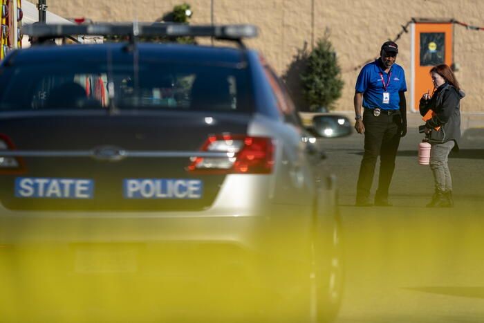 Usa, bimbo di 6 anni spara e ferisce gravemente un insegnante