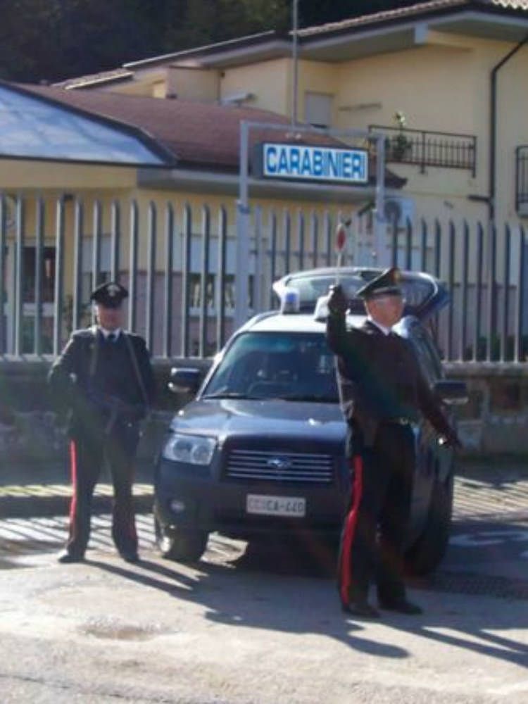 Botte e minacce per un debito di 5mila euro: quattro arresti a Cosenza