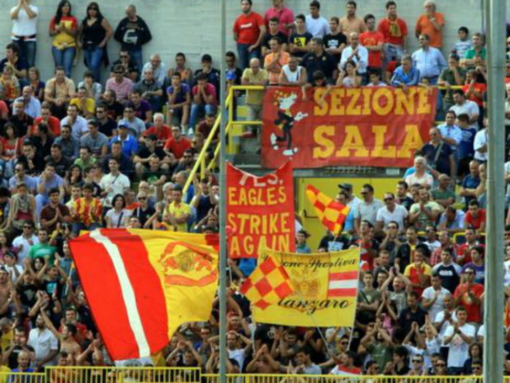 Daspo annullati per due tifosi del Catanzaro