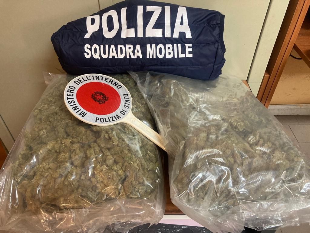 Contrasto al narcotraffico a Crotone, in manette due persone