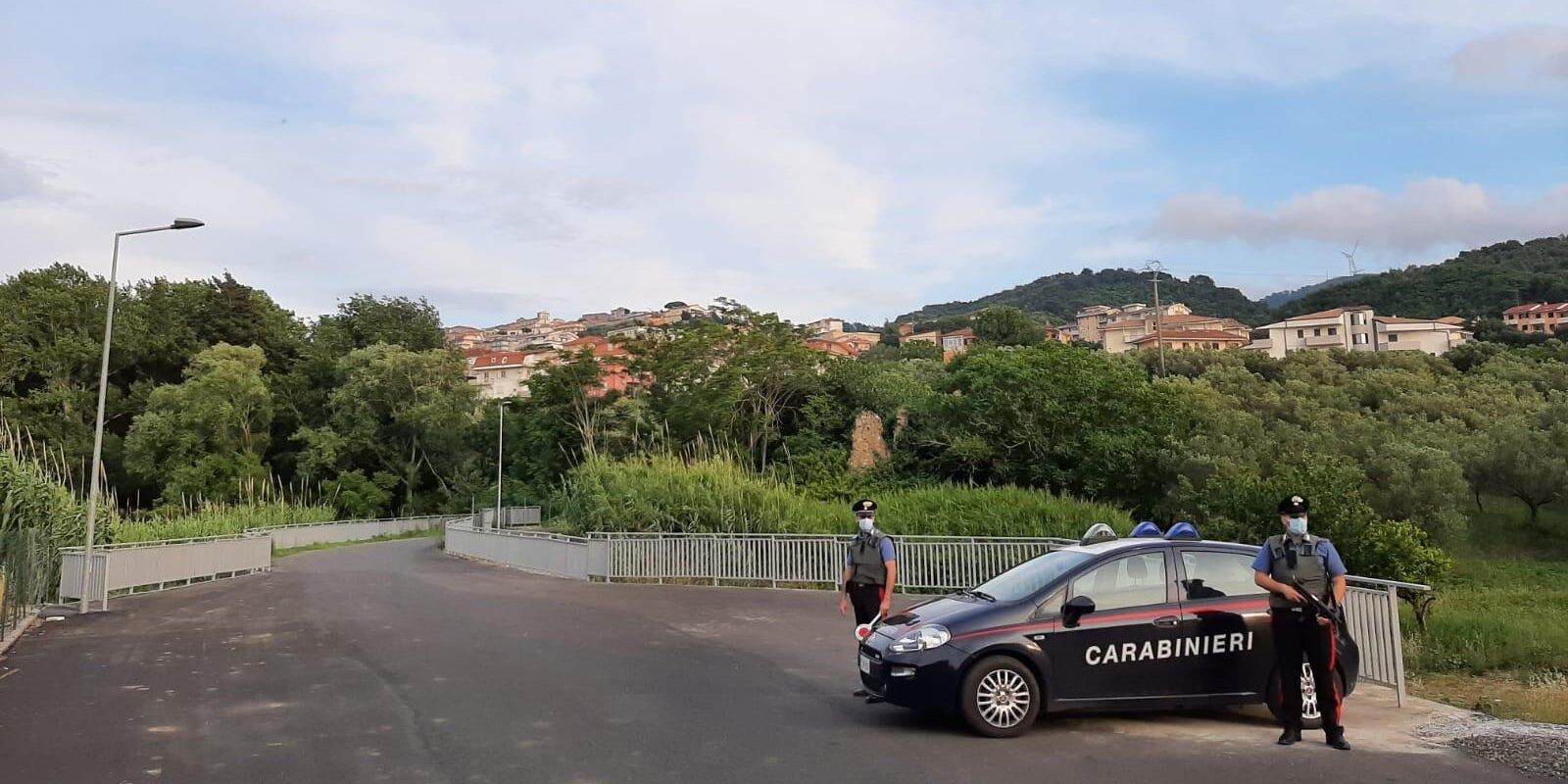 Due coniugi aggrediscono e rapinano una loro conoscente, arrestati a Maida