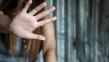 Violenze sessuali sulla madre disabile, in manette la figlia e un amico