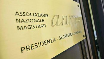 Caso Roggero, l’Anm: «Minacce e clima d’odio contro i magistrati»