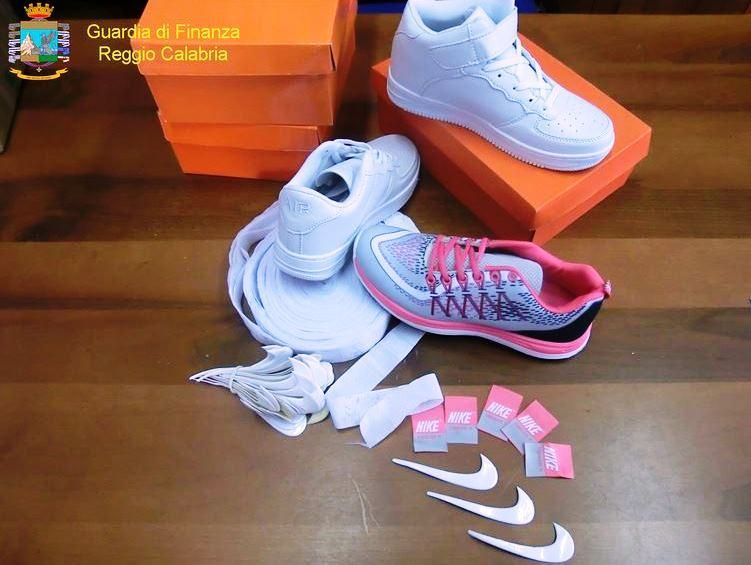 Gioia Tauro, maxi sequestro di prodotti contraffatti