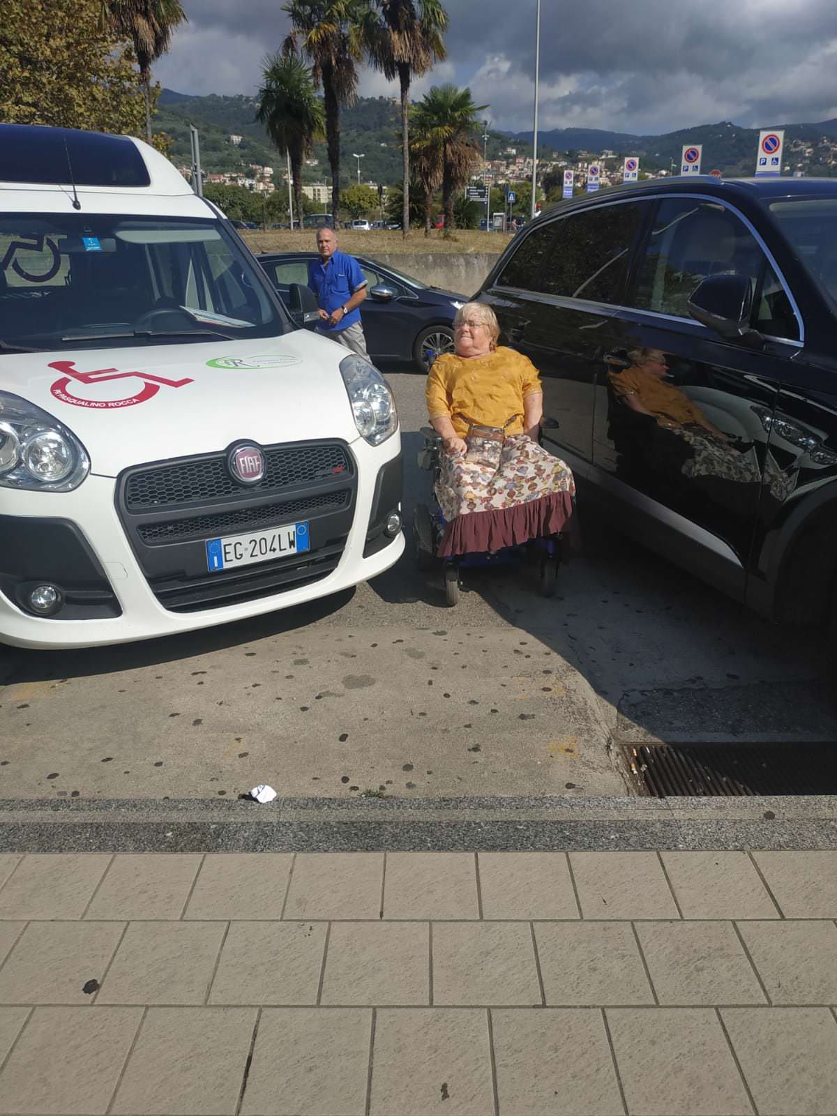 Lamezia, sosta selvaggia e ospedale off limits per i disabili – FOTO E VIDEO