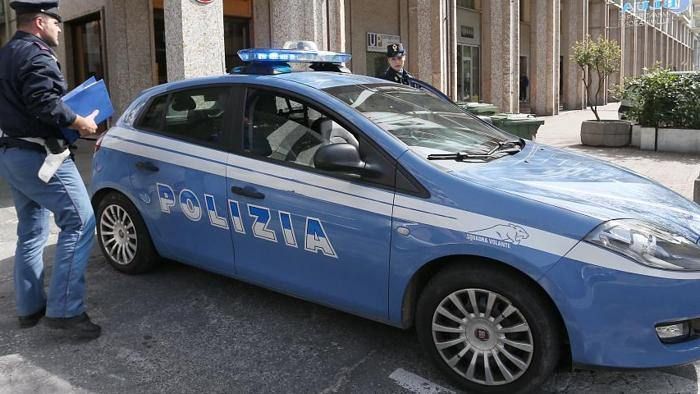 Rossano, picchia la compagna e aggredisce poliziotto: arrestato 39enne