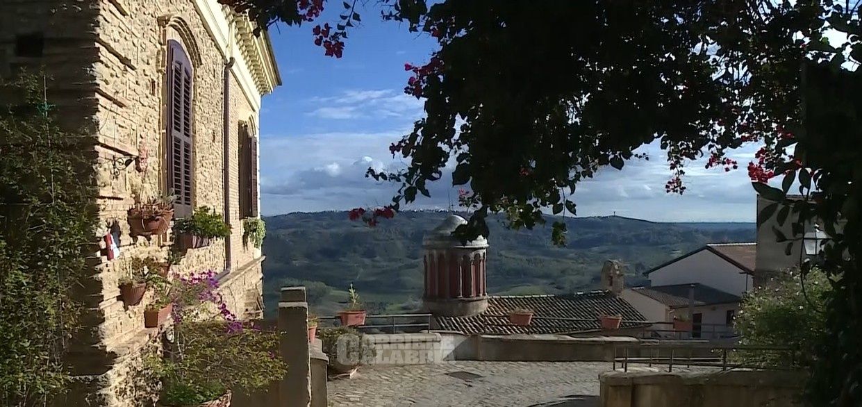 Santa Severina, il centro storico si trasforma in una cittadella culturale integrata – VIDEO