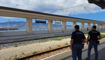 Evade dai domiciliari a Messina e tenta la fuga in treno: arrestato a Villa San Giovanni