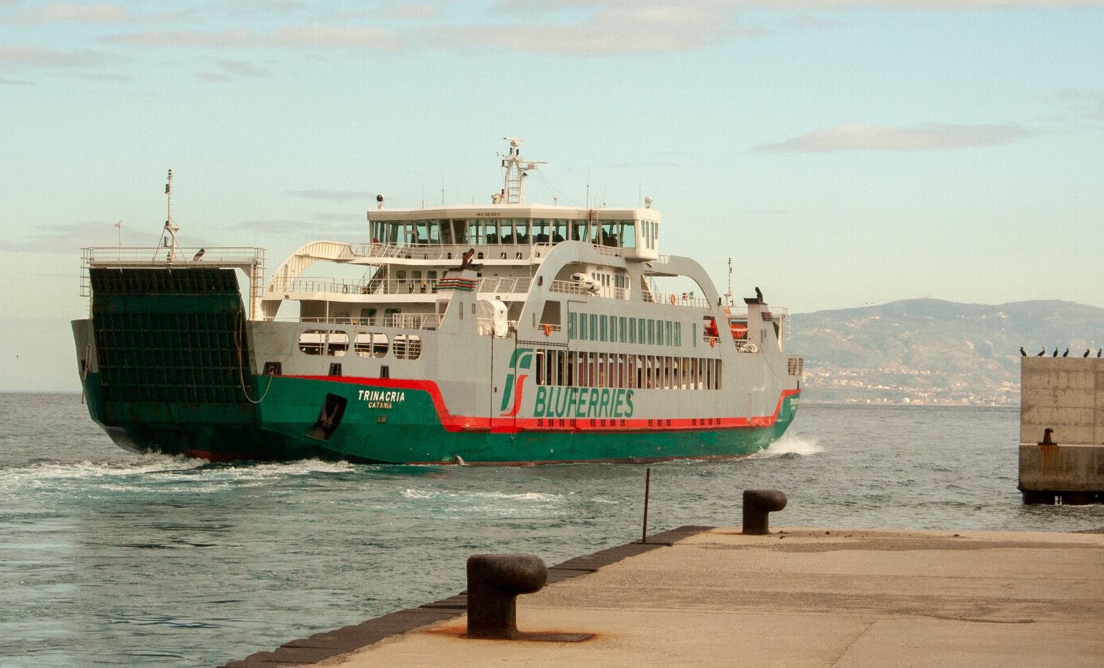 Bluferries, dal 13 ottobre gli imbarchi dei mezzi commerciali si sostano da Villa a Reggio Calabria
