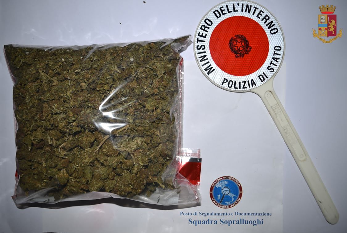 A bordo con mezzo chilo di droga, arrestato 28enne nel Vibonese