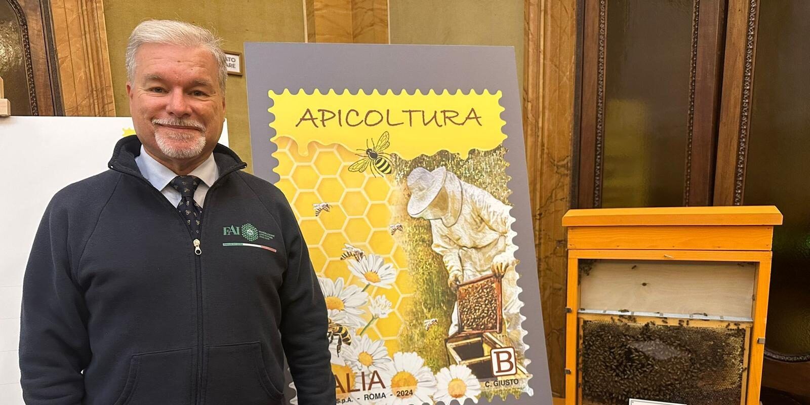 Un francobollo dedicato all’apicoltura