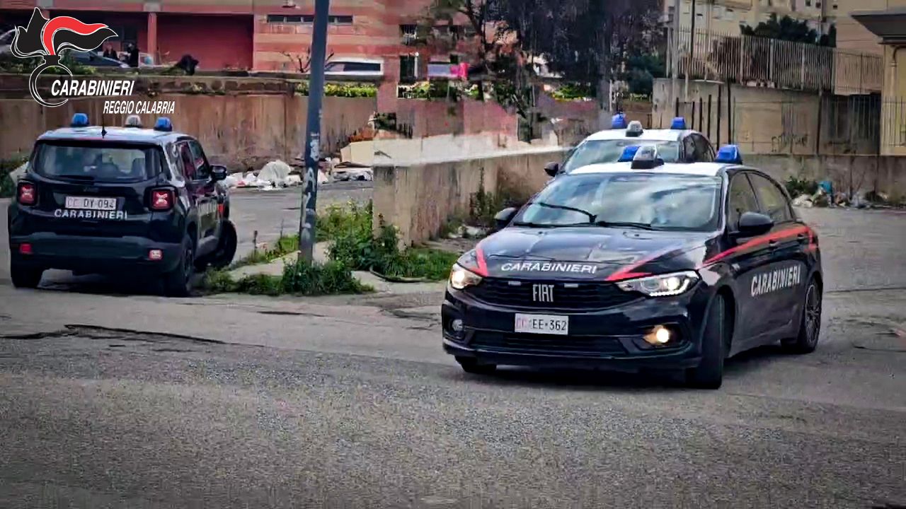 Nascondeva un arsenale nel garage della sua abitazione, 20enne arrestato ad Arghillà