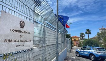 Sorpreso in casa con droga e cartucce da fucile, un arresto a Belvedere Marittimo