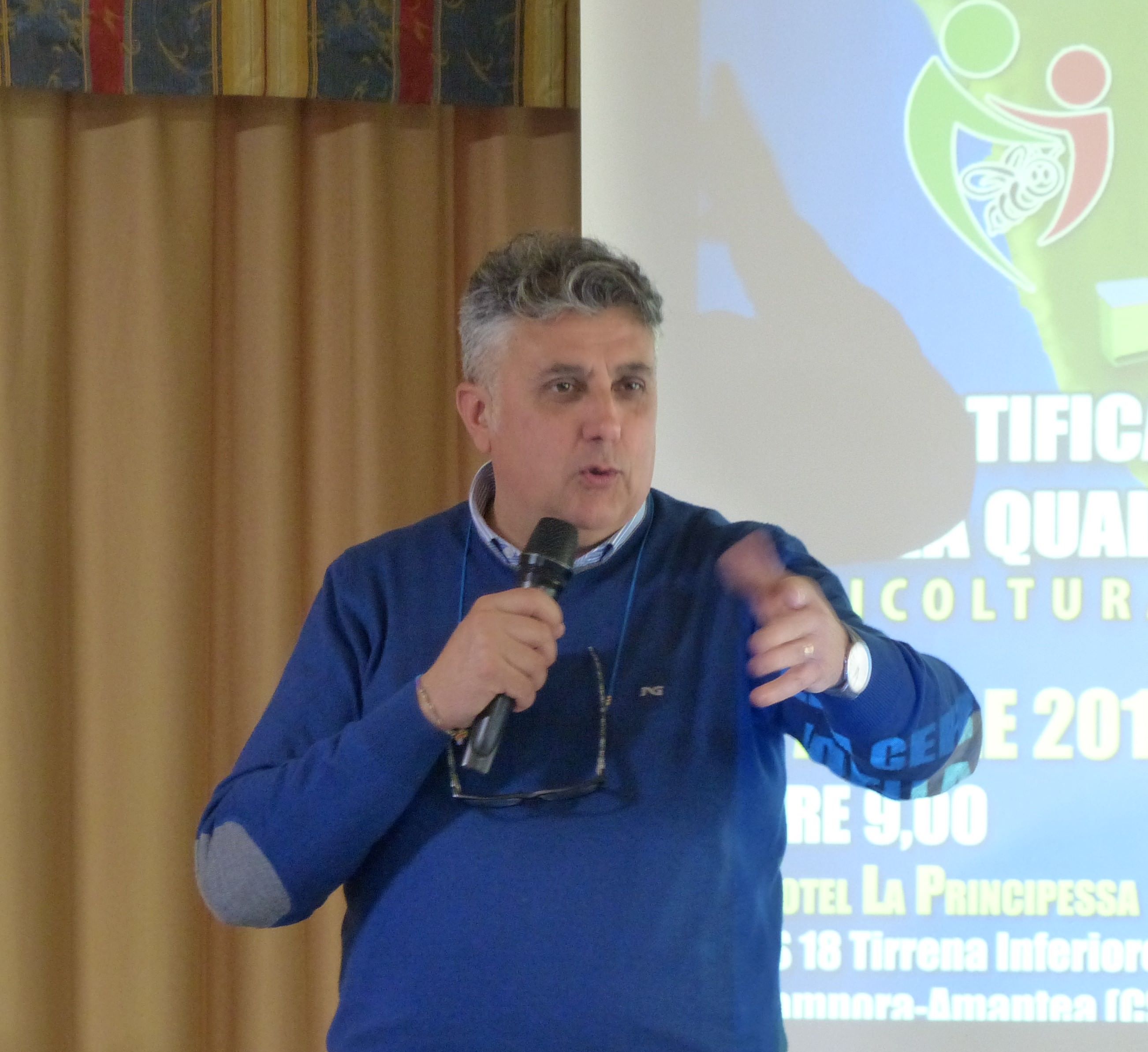 Ad Amantea un dibattito sull’apicoltura