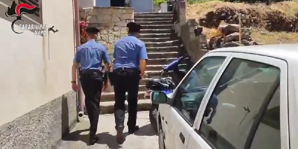 Maltrattamenti e violenza sessuale in famiglia, arrestato un Cosentino a Pozzuoli – VIDEO