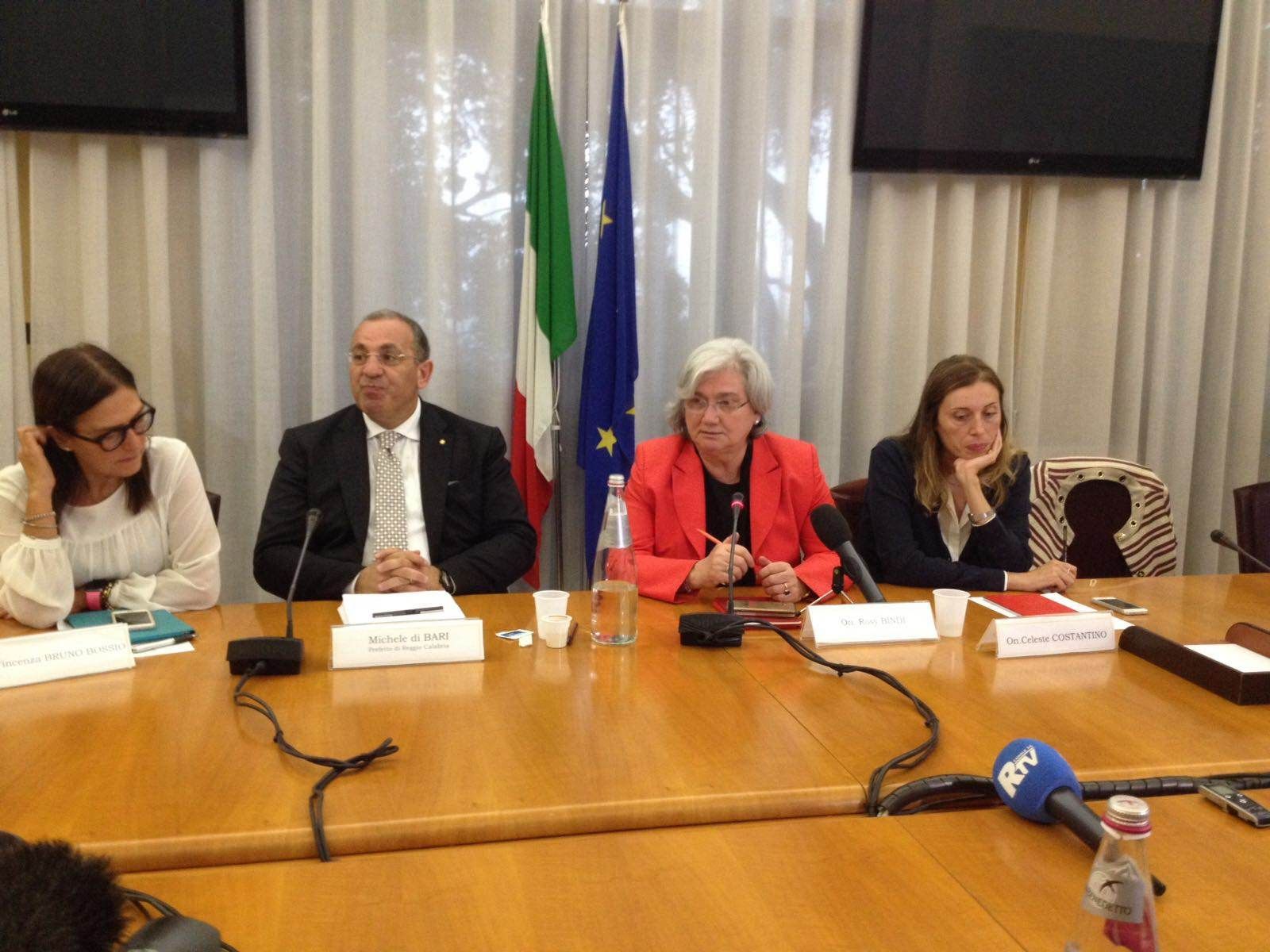 Stop violenza, Bindi: «Una giornata per spezzare la solitudine»