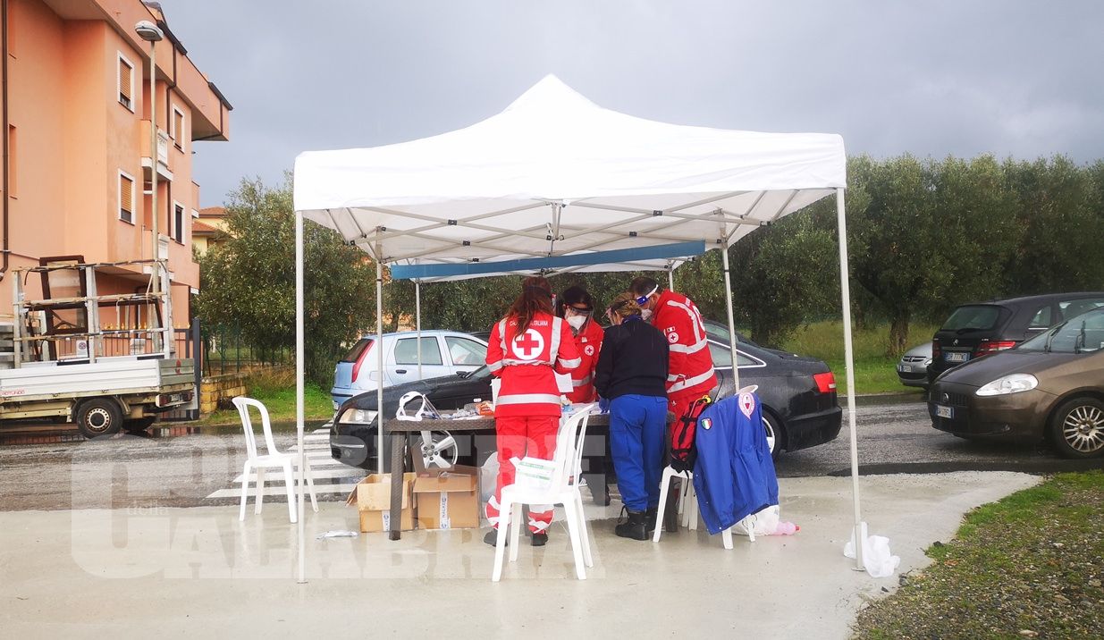Covid a Gizzeria, tamponi rapidi al "drive-in": due positivi – VIDEO