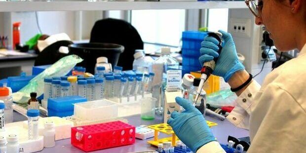 Covid, via alle cure monoclonali. Speranza firma il decreto