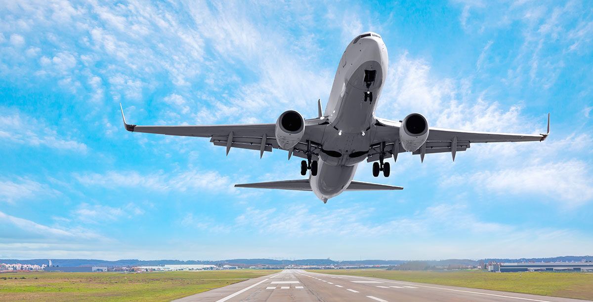 Incendio doloso all’aeroporto di Ciampino, traffico sospeso