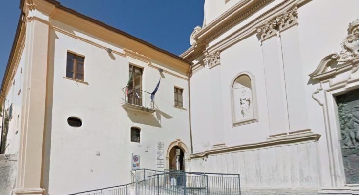 Corigliano Rossano, se il commissario sceglie un collaboratore in pensione (e retribuito)
