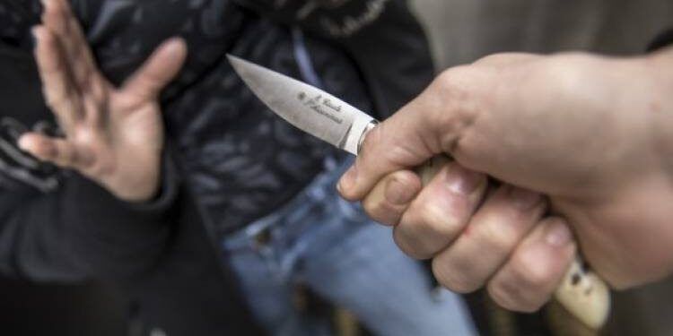 Violenta rissa nel Cosentino, accoltellato un giovane