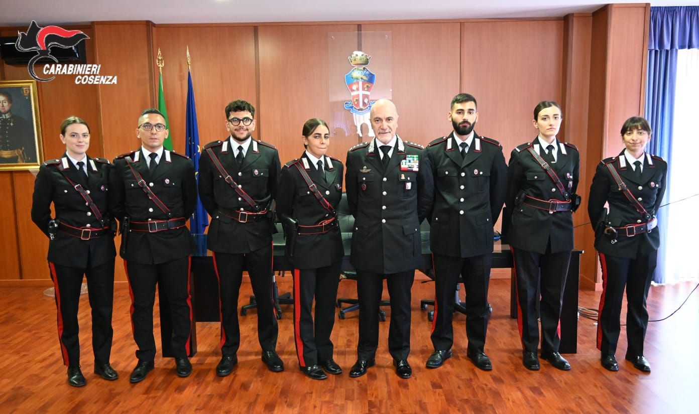 Carabinieri di Cosenza, consegnati i gradi a 11 Sovrintendenti dell’Arma