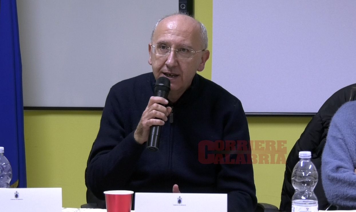 Le donne “martiri” dell’anticultura della ‘ndrangheta, don Marcello Cozzi: «Vittime doppiamente coraggiose» – VIDEO