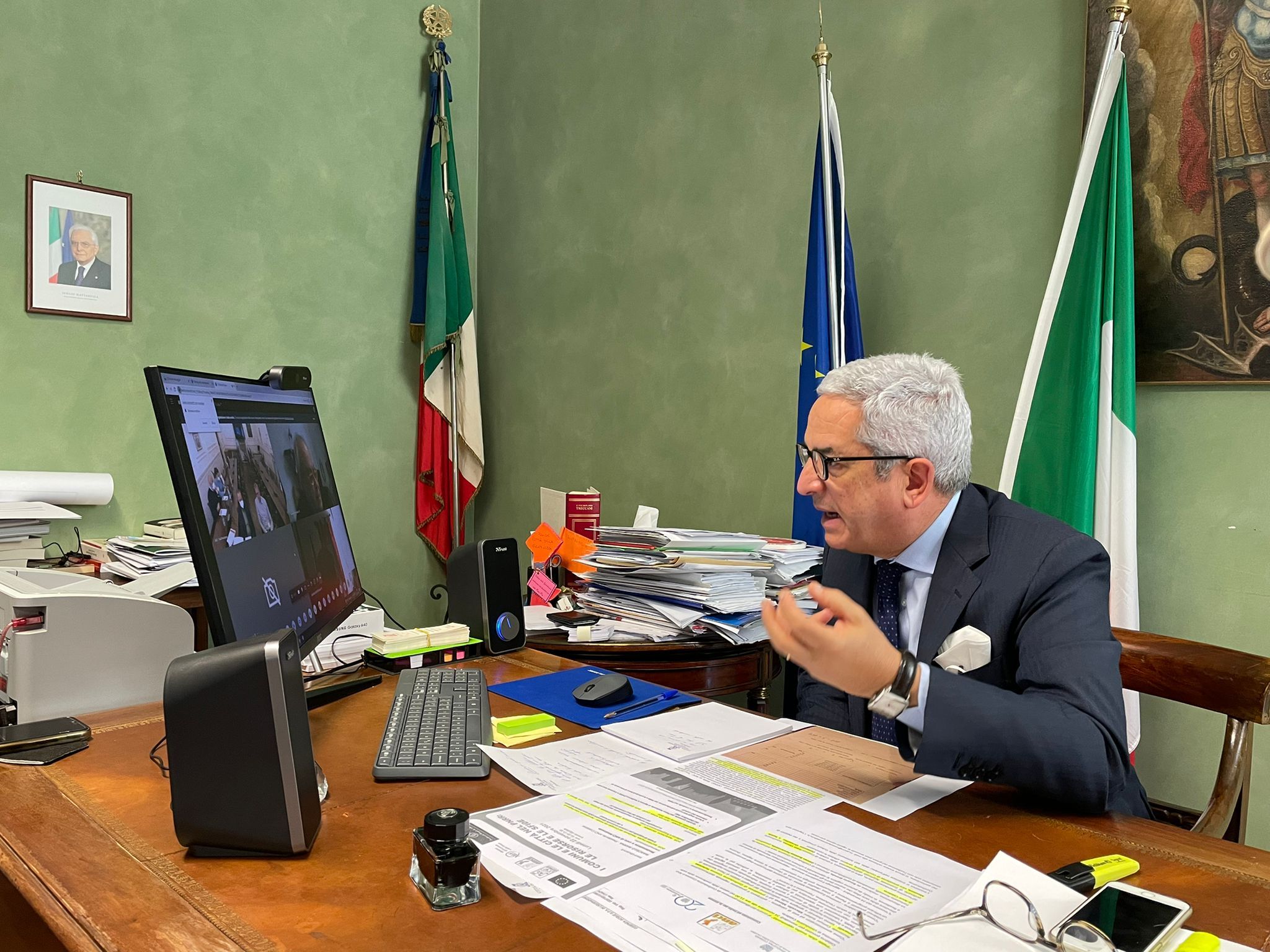 Rende, misura interdittiva di 12 mesi per il sindaco Manna