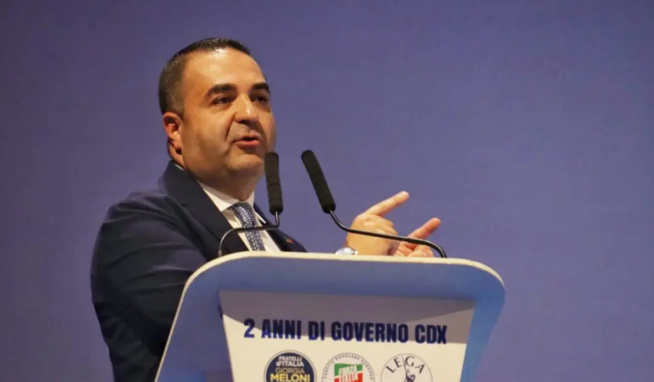 Cannizzaro punge Calenda: «Pro rigassificatore e contro Rdc, come farà in Calabria?»