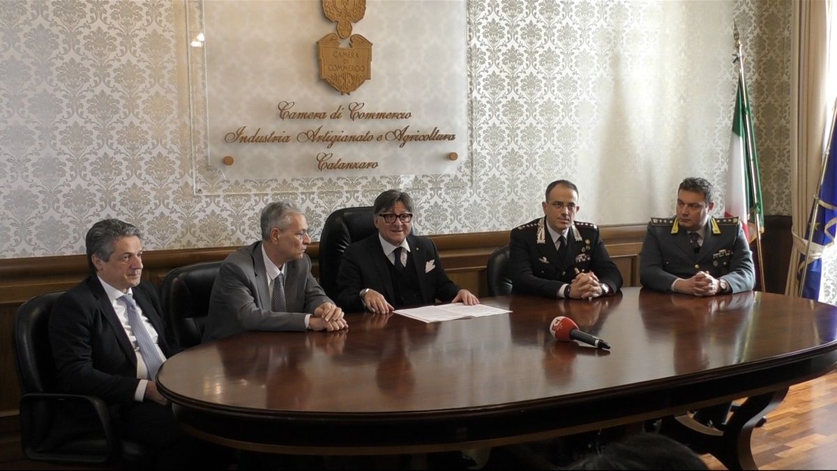 Intimidazioni, dalla Camera di Commercio fondi per l’installazione di sistemi di videosorveglianza