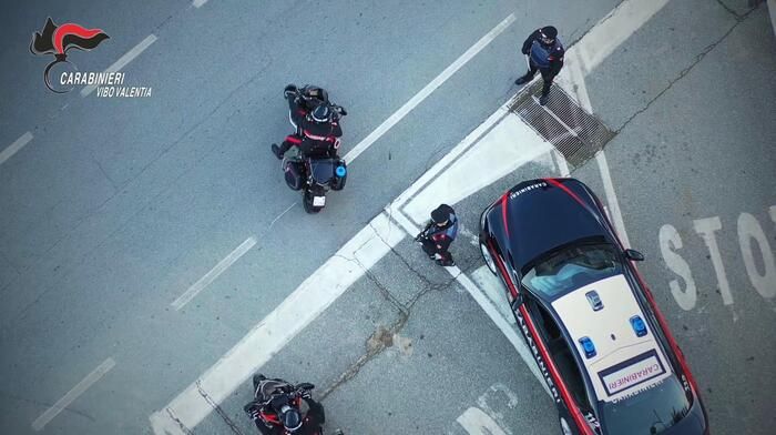 Trovate numerose armi nel Vibonese, due persone fermate dai carabinieri