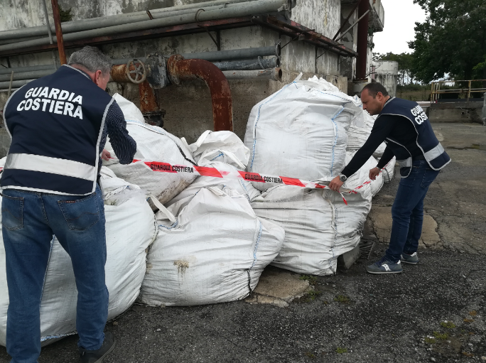 Rifiuti speciali nel depuratore, denunce a Corigliano Rossano