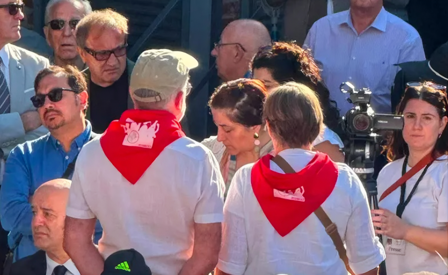 Meloni contro Cgil: «Vergognoso». Landini: «Non ci voltiamo mai»