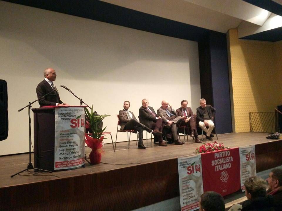 A Cosenza l'adunata dei socialisti per il Sì