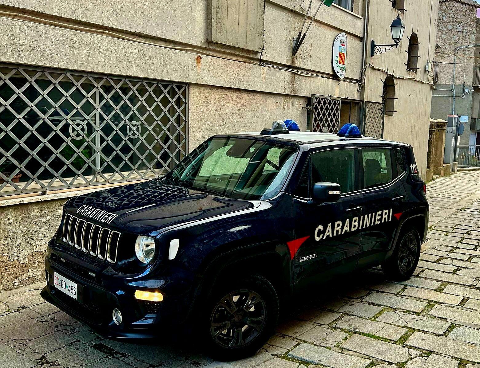 Dipendenti sottraevano soldi ai Comuni nel Crotonese, sequestrato un immobile