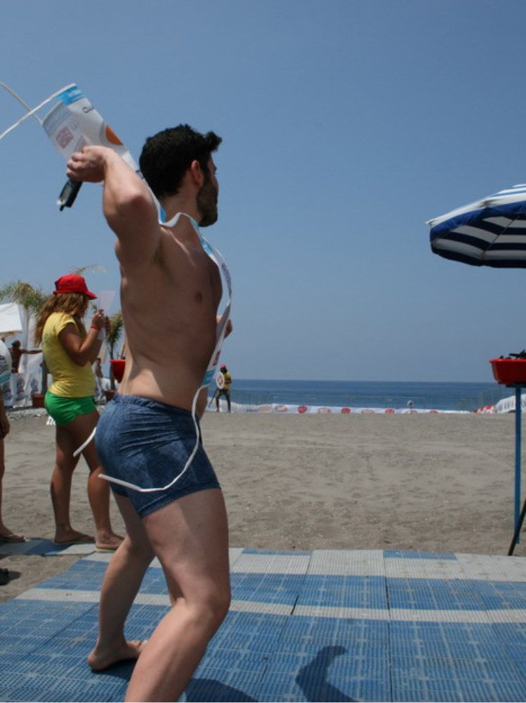 In 800 per liberarsi del cellulare (e vincere uno smartphone…)