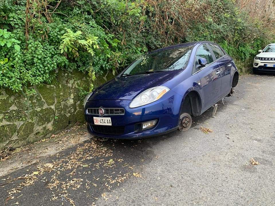 Catanzaro, furto ai danni della Croce Rossa