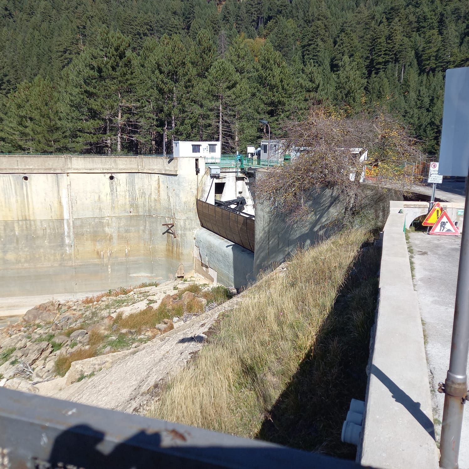 Emergenza idrica a Crotone e Rocca. «Solo 21 giorni di riserva dagli invasi della Sila»
