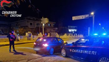 Raffica di controlli dei carabinieri nel Crotonese: arresti e denunce