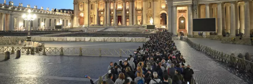 Aperti i varchi, fedeli a San Pietro per i funerali del Papa