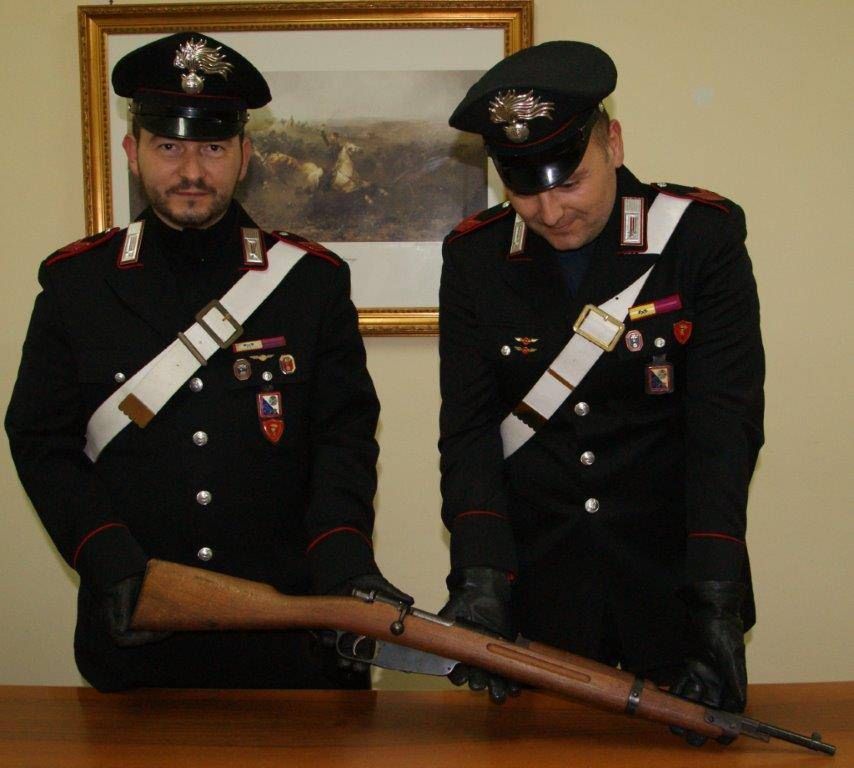 Cetraro, 45enne ai domiciliari per armi