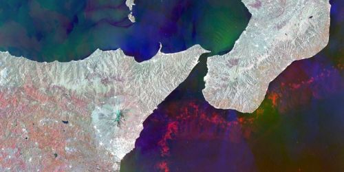 Scilla e Cariddi viste dallo spazio, la foto per festeggiare il Mediterraneo