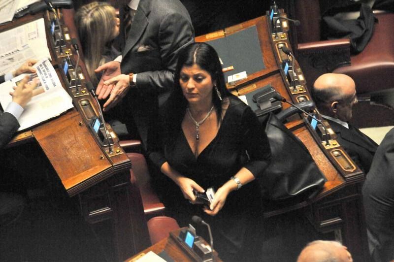 No Triv, Santelli: «Oliverio non ne parla più, insegue il renzismo»