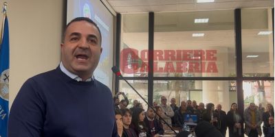 Dal ‘10 passi’ al post serale: la strategia social di Cannizzaro per la corsa a sindaco di Reggio – VIDEO