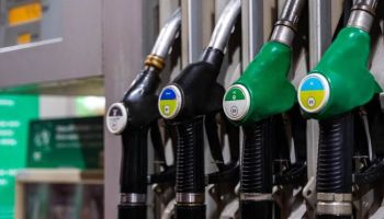 Carburanti, prosegue il calo prezzi