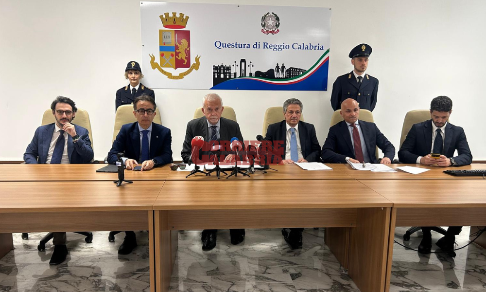«Un antistato dentro la città». Il blitz contro la rete rom dello spaccio a Reggio