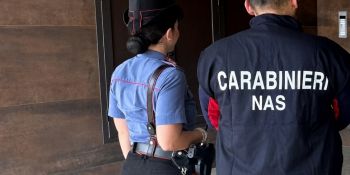 Lamezia, controlli a tappeto dei Carabinieri: droga, multe e gravi irregolarità in un minimarket etnico