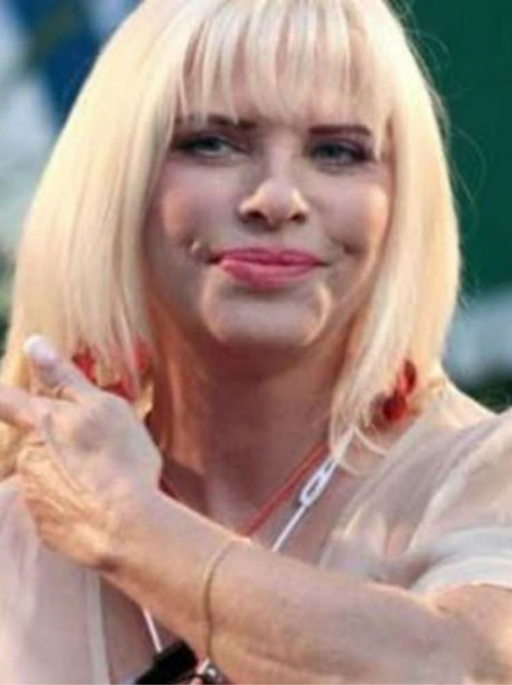 I giovani di Corigliano propongono la candidatura a sindaco di Cicciolina