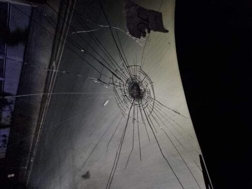 Catanzaro, sassi contro pullman con a bordo i tifosi del Crotone